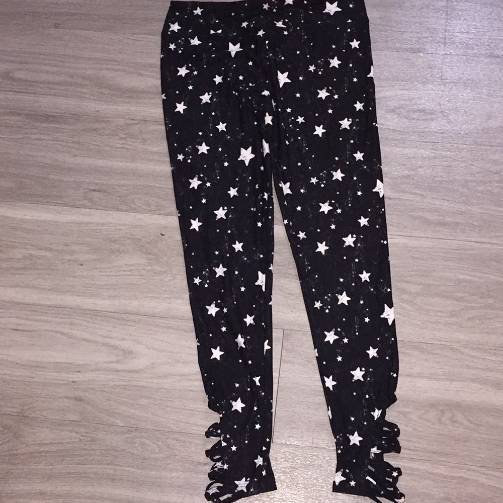 Black star leggings